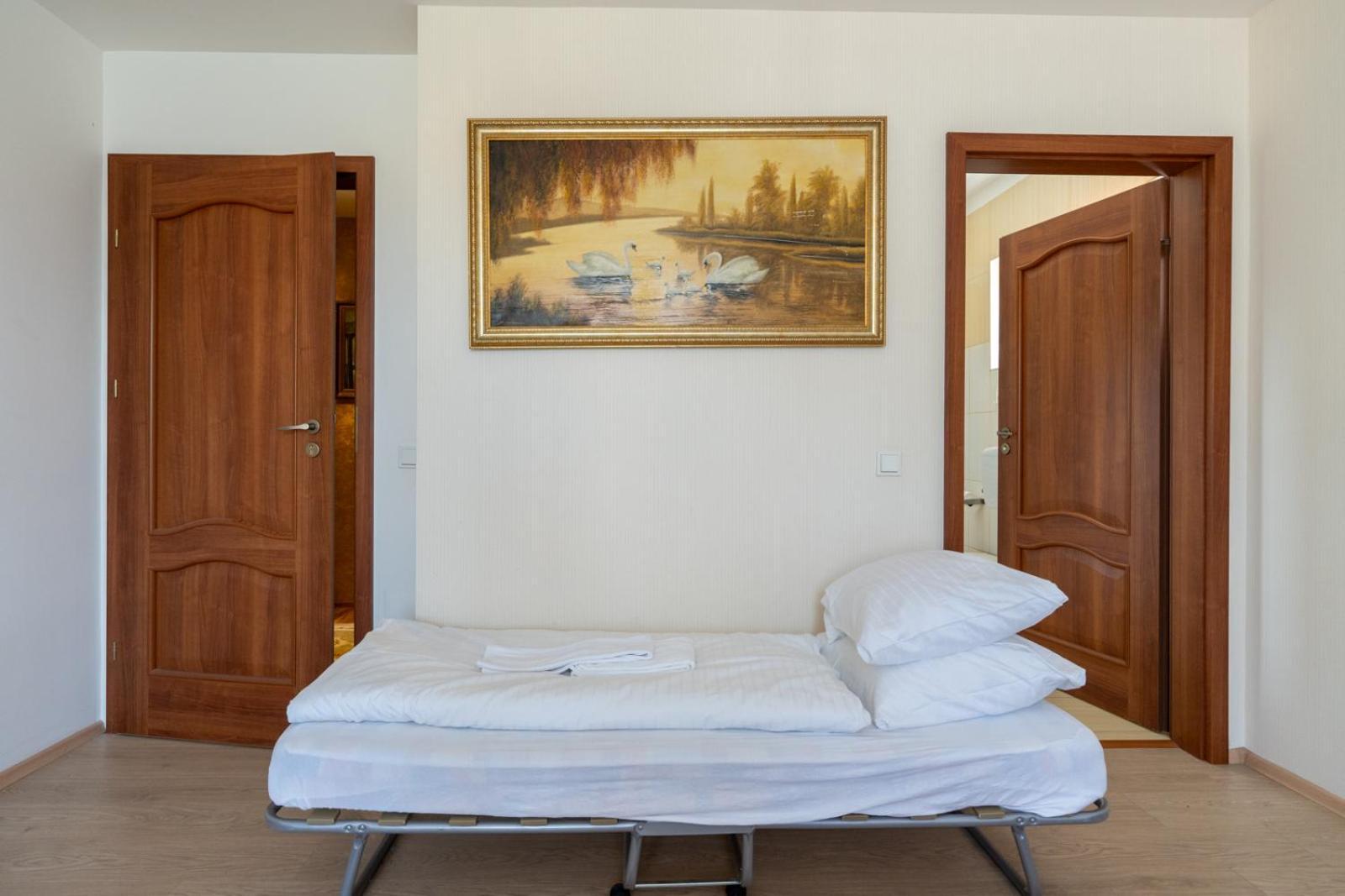 بروك ان در ليذه Faraway Aparthotel Near Vienna Airport With Anytime Self Check In الغرفة الصورة
