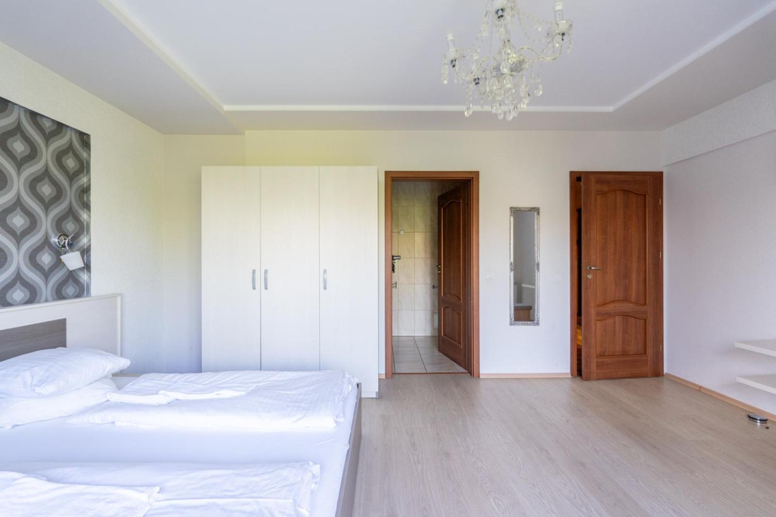 بروك ان در ليذه Faraway Aparthotel Near Vienna Airport With Anytime Self Check In الغرفة الصورة